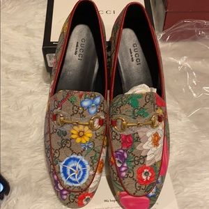 Women’s Gucci loafer flats size 39 runs small